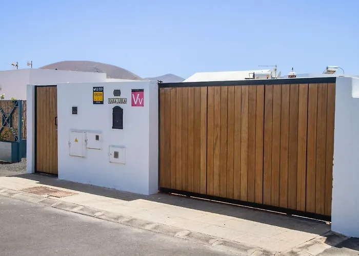 Casa Lola Lanzarote Piscina Climatizada Y Wifi Free Βίλα *